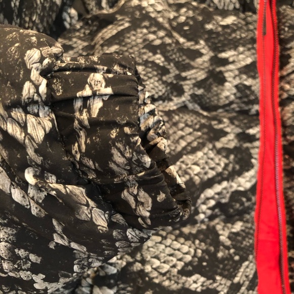 One Teaspoon Snake Print Puffer Jacket Size Large Oversized - Picture 8 of 10